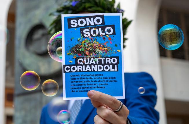 Collegamento a Festeggia la laurea, rispetta la città